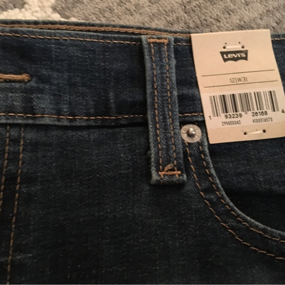 NEW Levi’s Denim Shorts - Picture 2 of 7